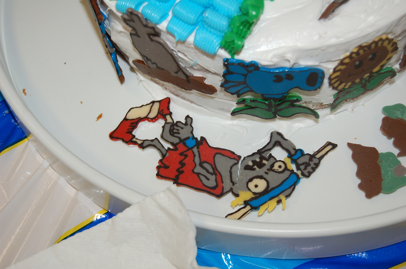 Illustration for article titled Plants Vs. Zombies Vs. Cake